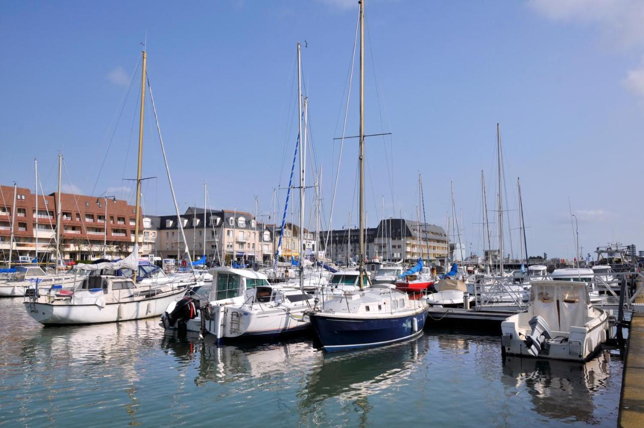 Appartement Studio avec chambre - Balcon et à 20m de la mer à Courseulles-sur-Mer Extérieur photo