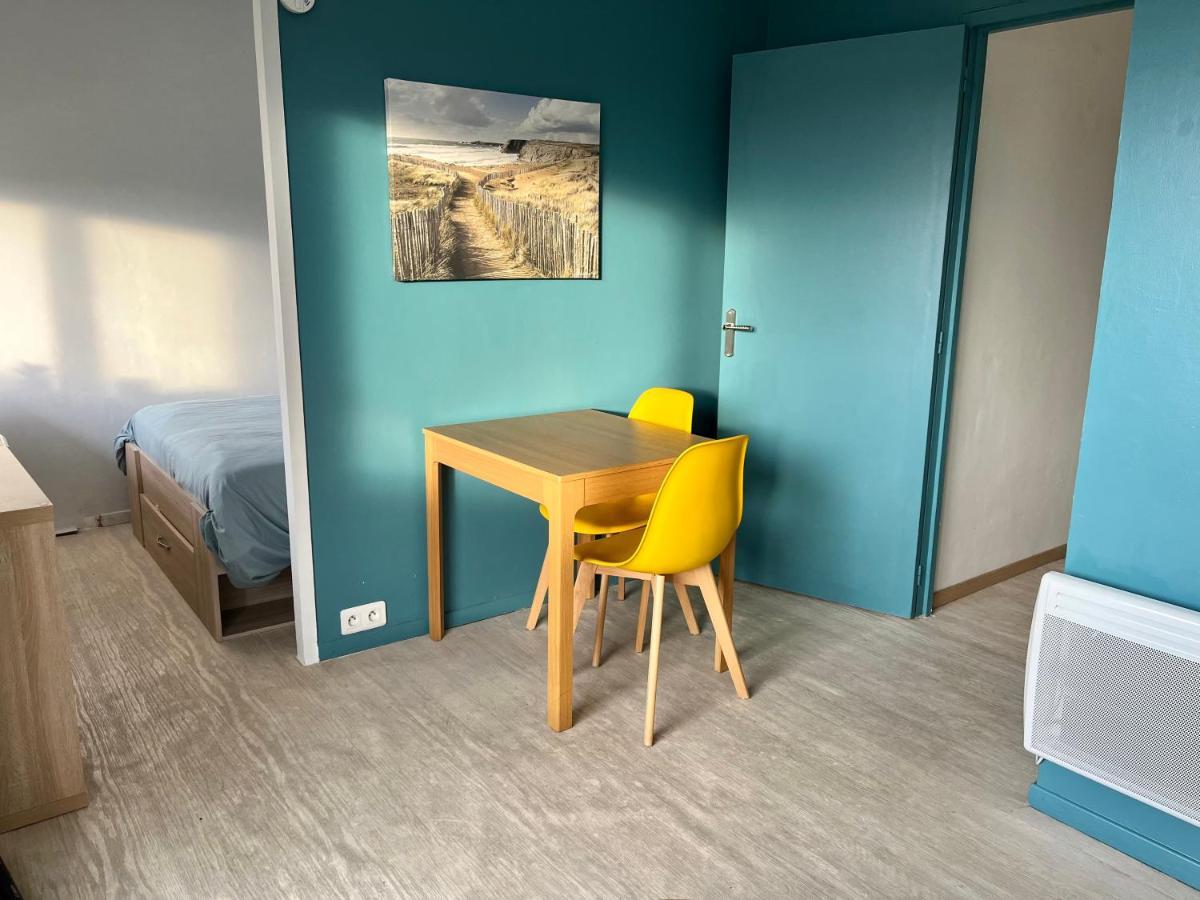 Appartement Studio avec chambre - Balcon et à 20m de la mer à Courseulles-sur-Mer Extérieur photo